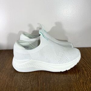 New Dansko Pep Knit Sneaker Women’s Various Sizes White